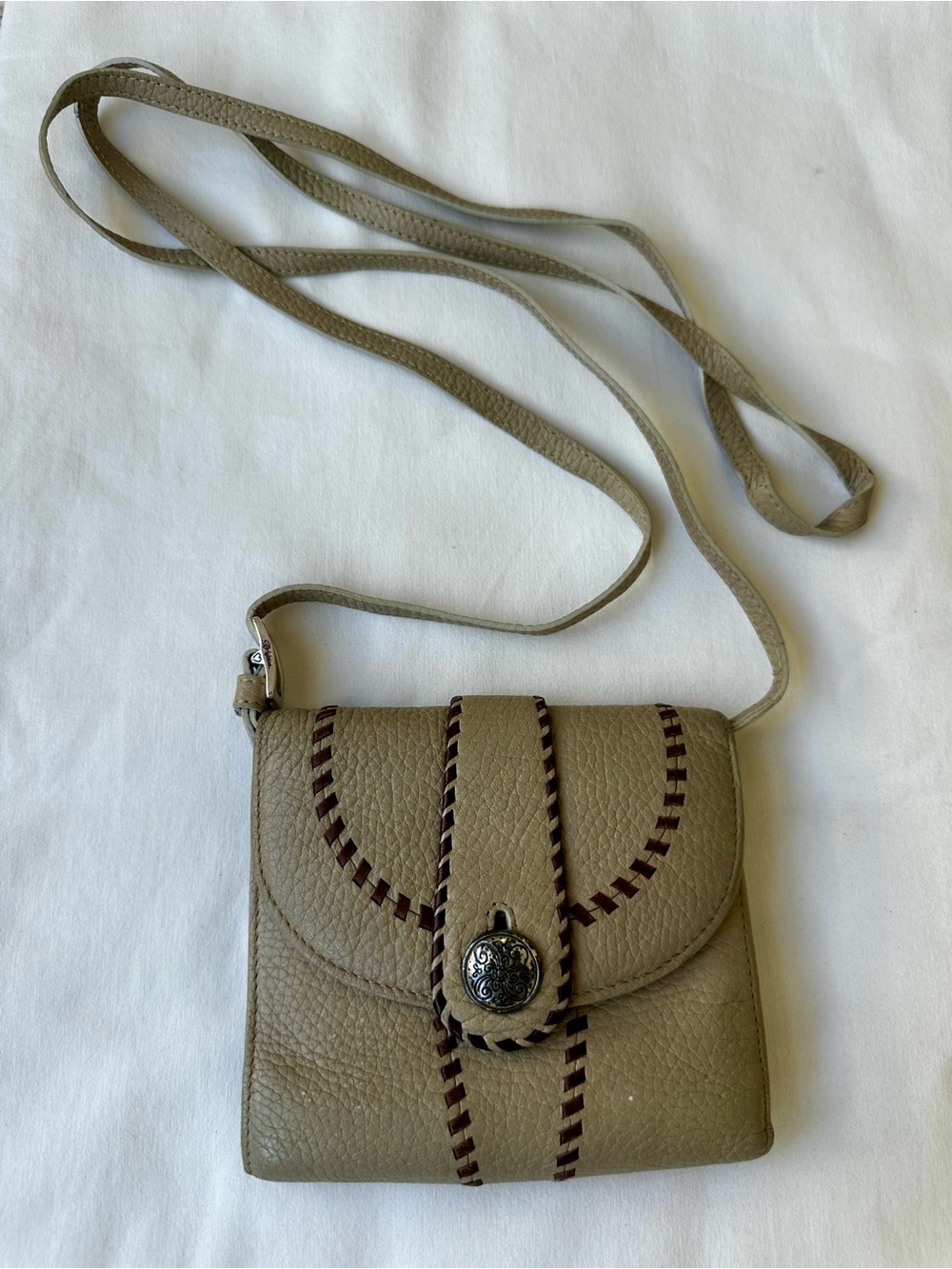 BRIGHTON Vintage Tan Leather Crossbody Organizer Wallet Heart ID Whipstitch Bag